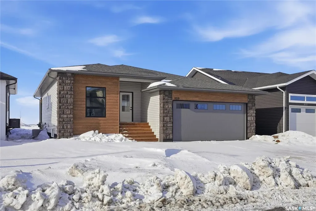 909 Aspen Street Humboldt SK S0K 2A0
