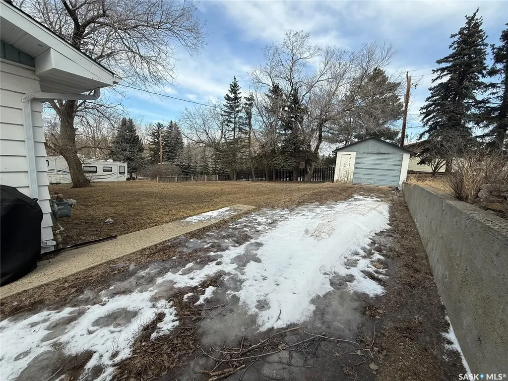 3004 4th Street N Rockglen SK S0H 3R0