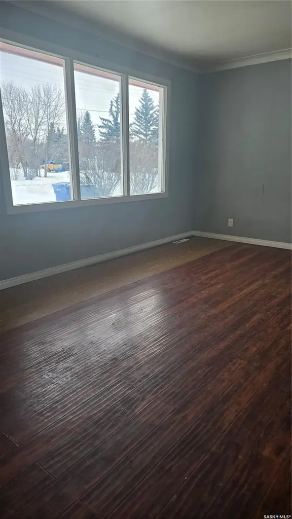 713 Prospect Avenue Oxbow SK S0C 2B0
