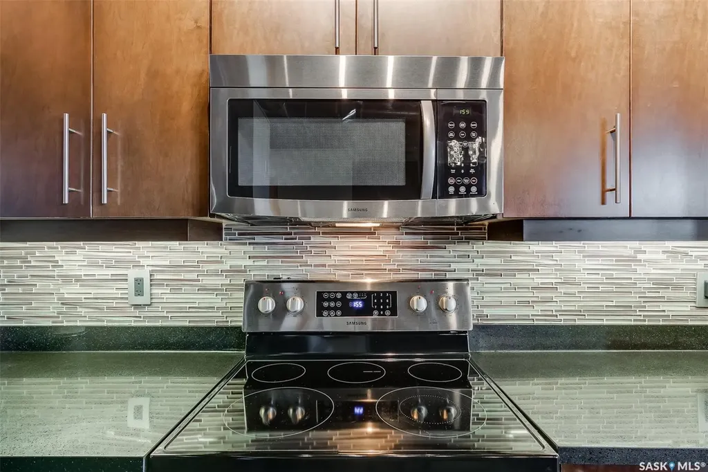 73 24th Street E Saskatoon SK S7K 1N9
