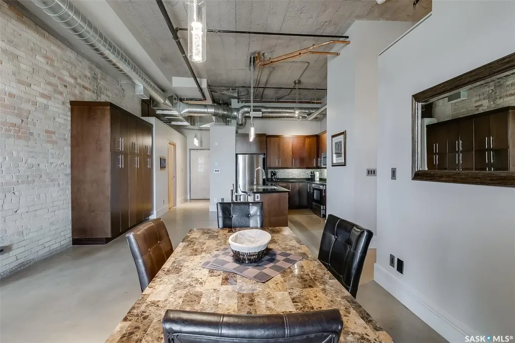 73 24th Street E Saskatoon SK S7K 1N9