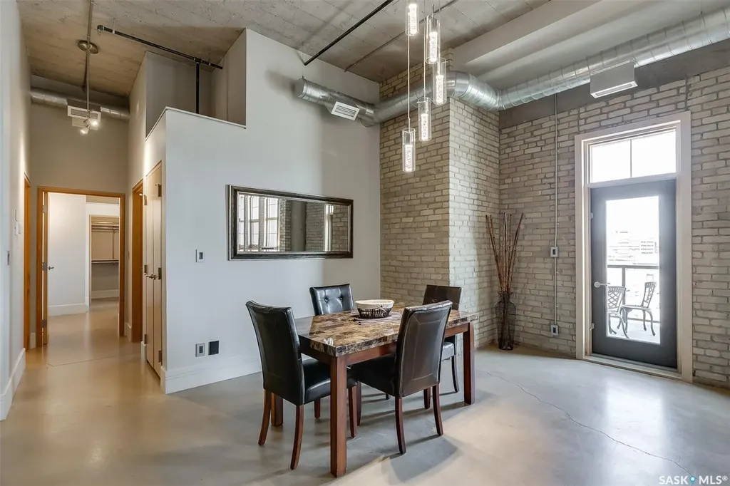 73 24th Street E Saskatoon SK S7K 1N9