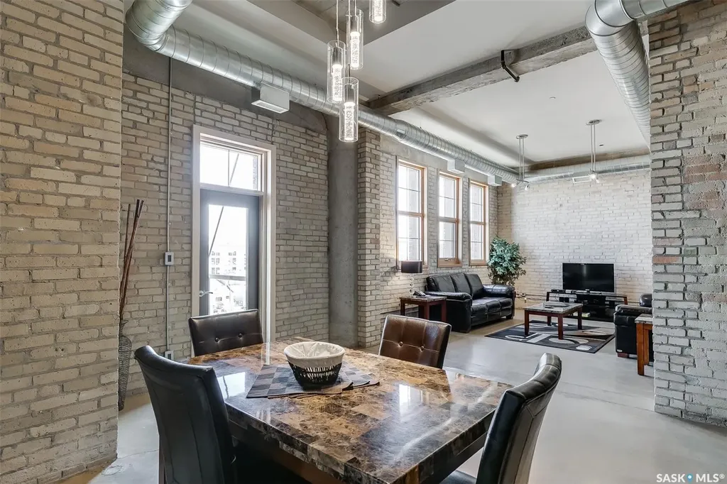 73 24th Street E Saskatoon SK S7K 1N9