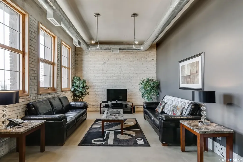 73 24th Street E Saskatoon SK S7K 1N9