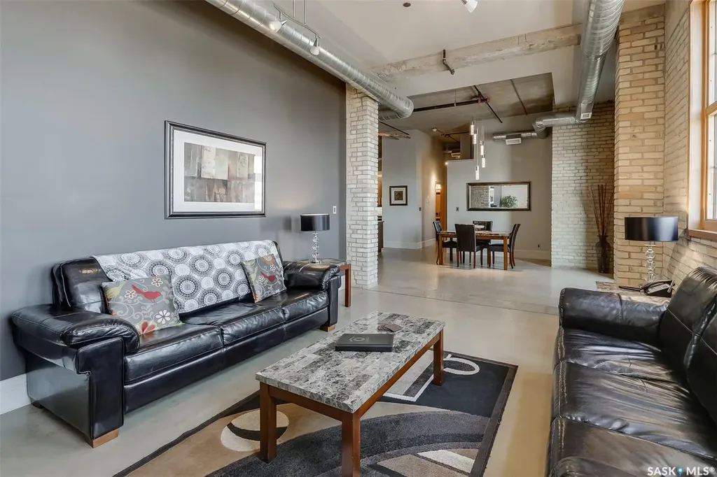 73 24th Street E Saskatoon SK S7K 1N9