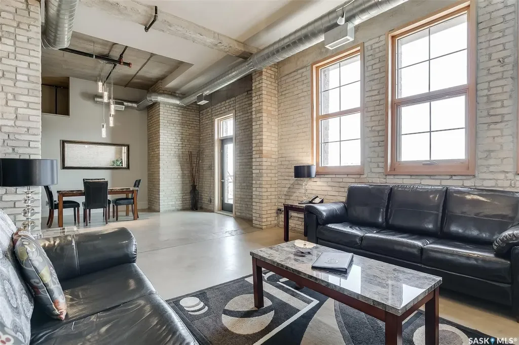 73 24th Street E Saskatoon SK S7K 1N9