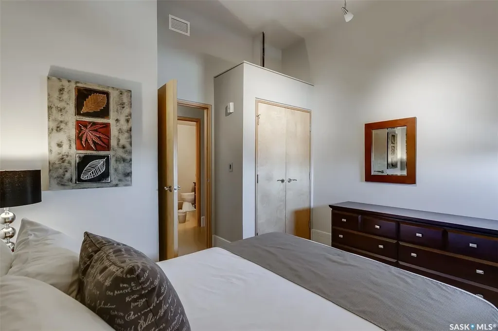 73 24th Street E Saskatoon SK S7K 1N9