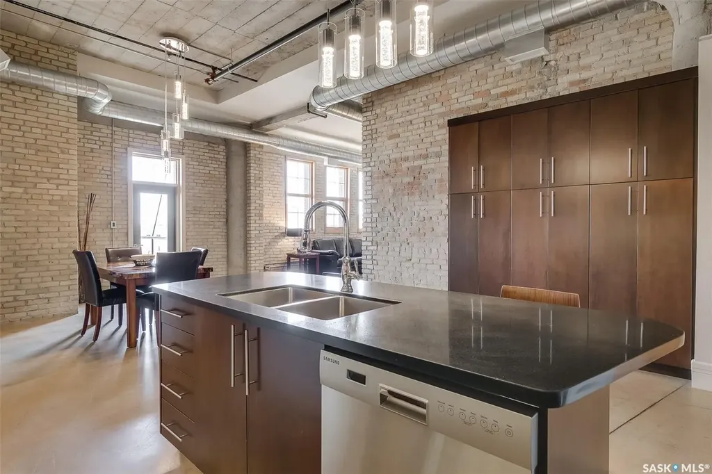 73 24th Street E Saskatoon SK S7K 1N9