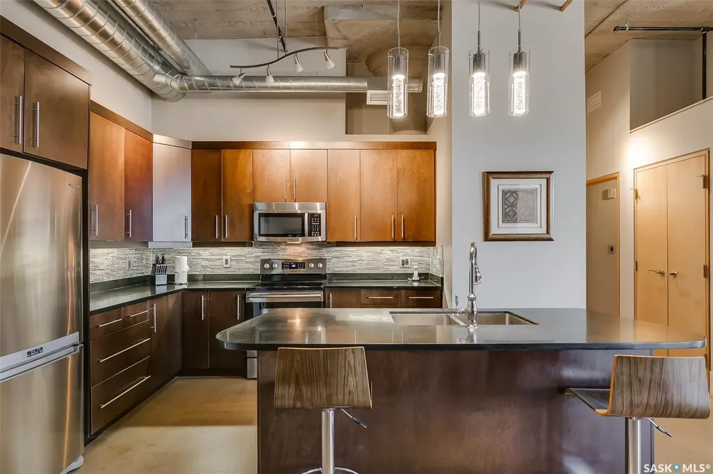 73 24th Street E Saskatoon SK S7K 1N9