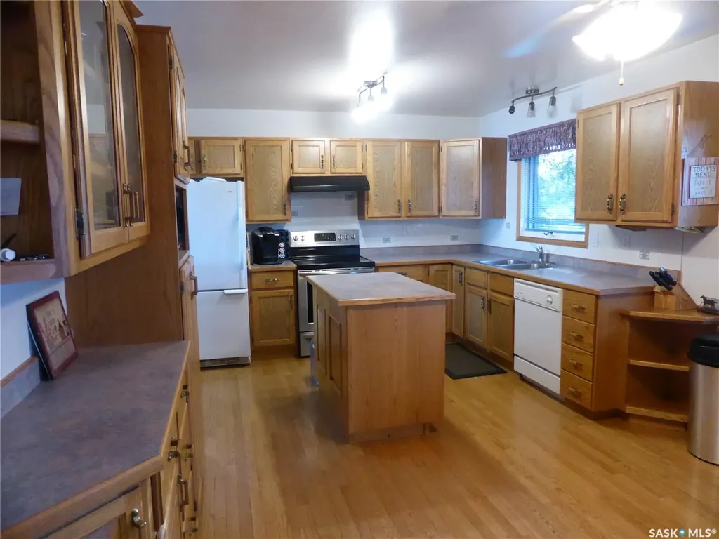 1550 Willow Avenue Mervin Rm No.499 SK S0M 1J0