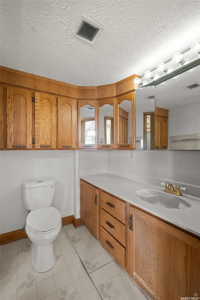 516 River Street E Prince Albert SK S6V 0A6