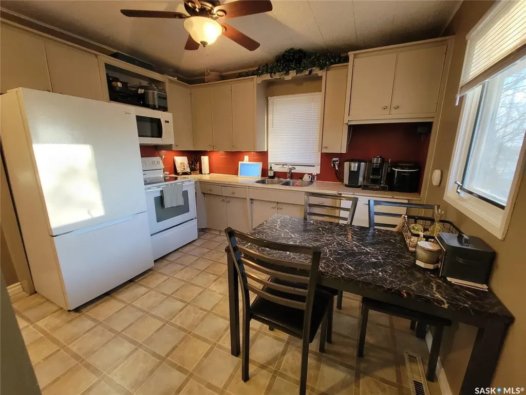 4812 Post Street Macklin SK S0L 2C0