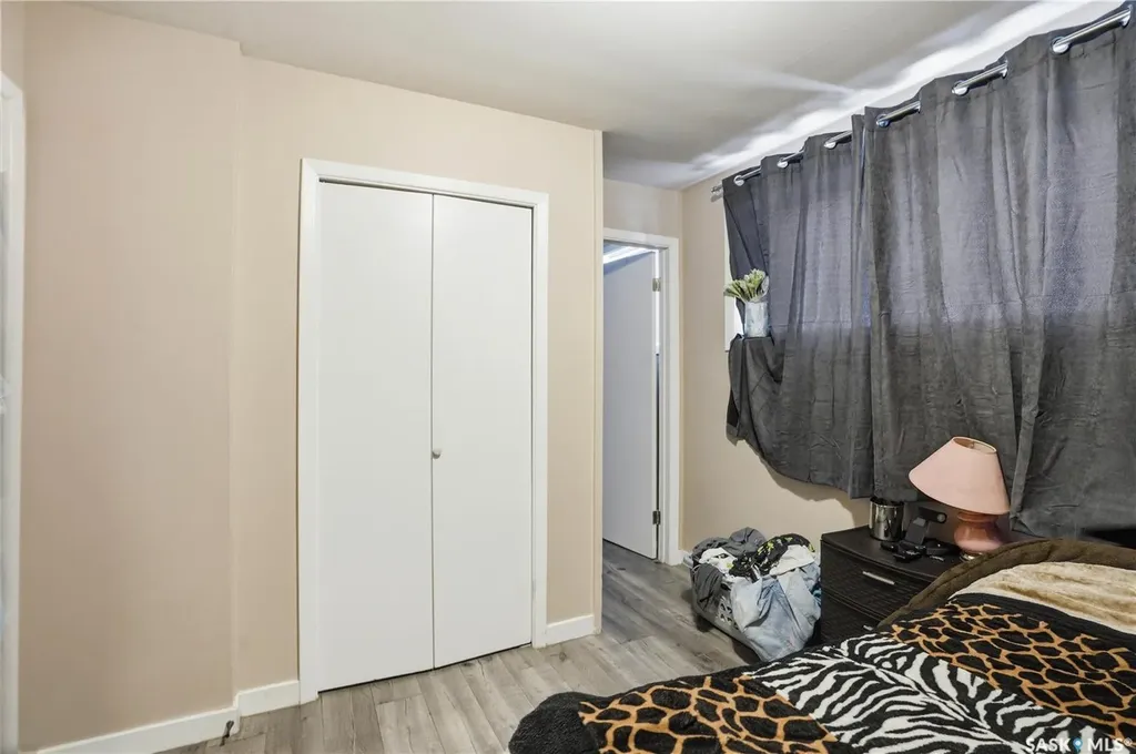 917 7th Avenue N Saskatoon SK S7K 2V7