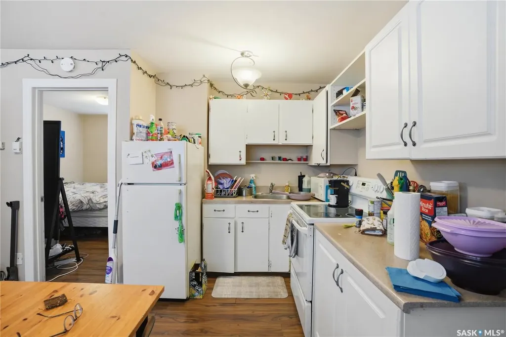 917 7th Avenue N Saskatoon SK S7K 2V7