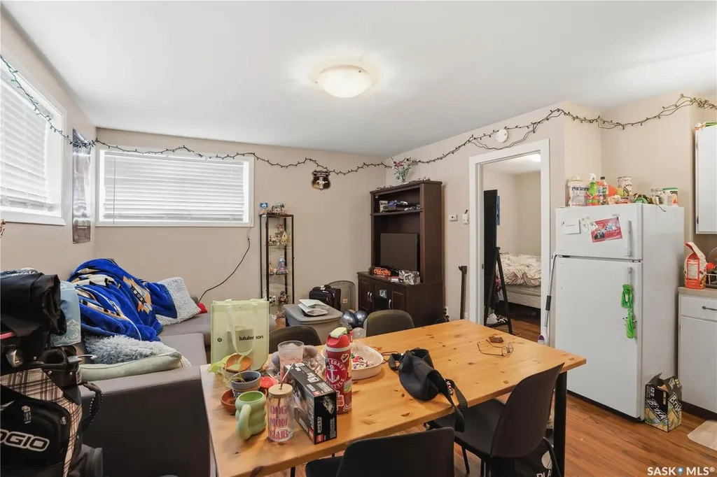 917 7th Avenue N Saskatoon SK S7K 2V7