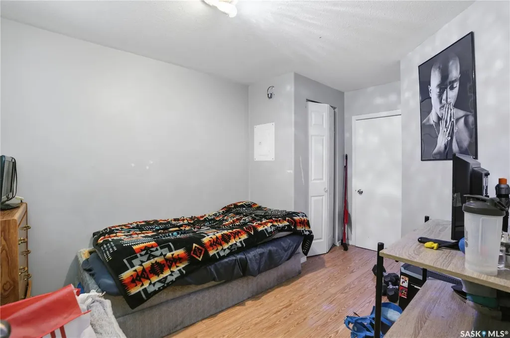 917 7th Avenue N Saskatoon SK S7K 2V7