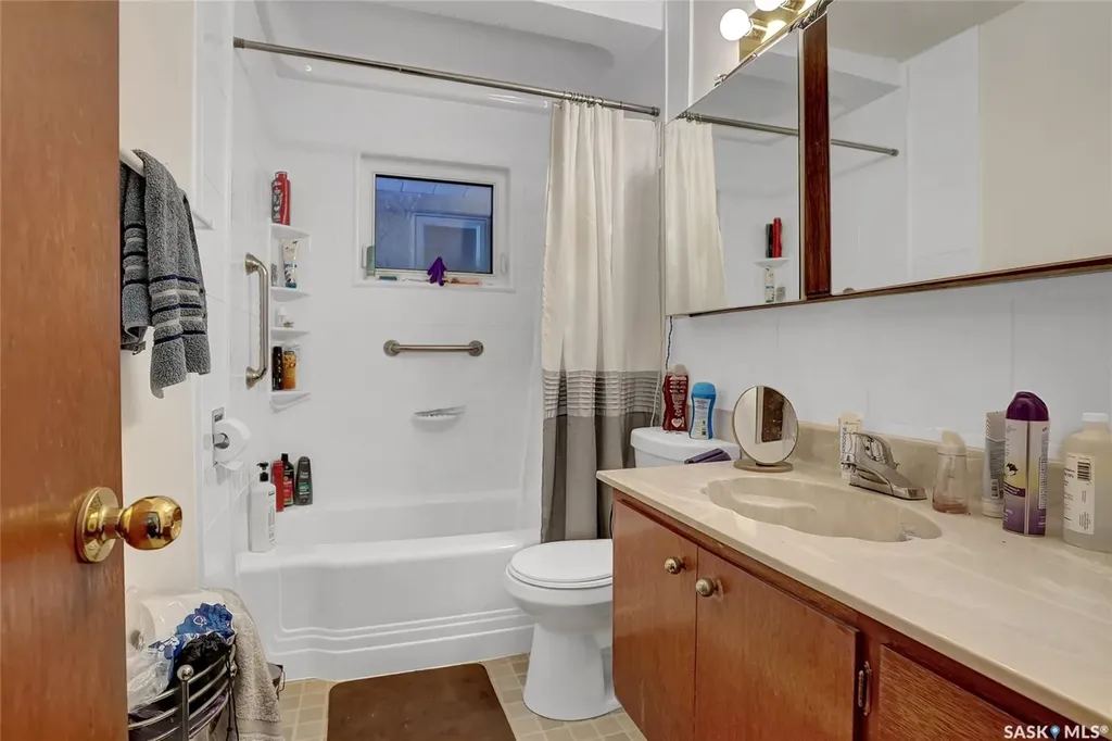 2160 Mcdonald Street Regina SK S4N 2Y7
