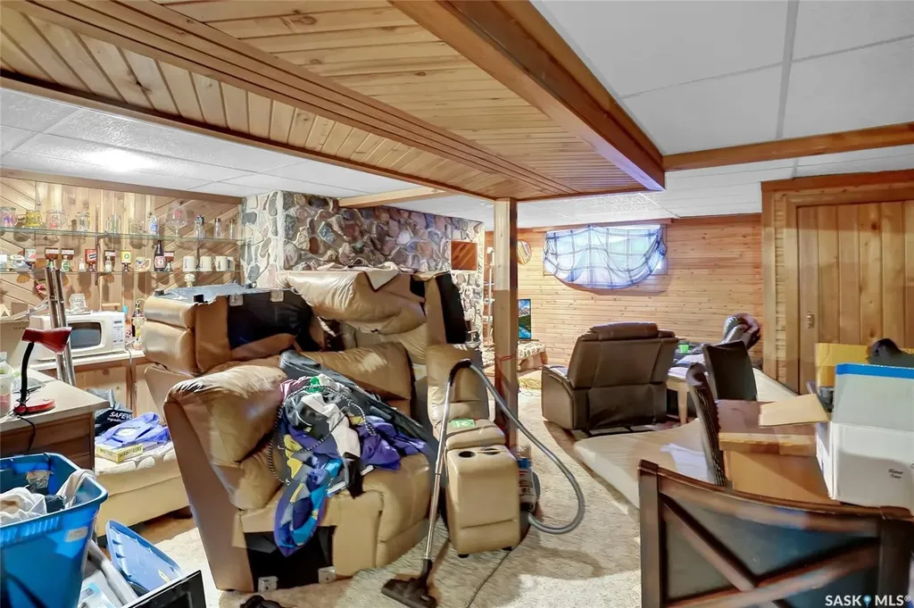 2160 Mcdonald Street Regina SK S4N 2Y7