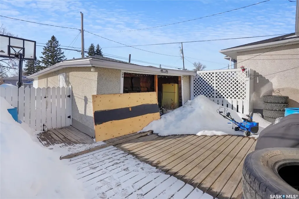 2160 Mcdonald Street Regina SK S4N 2Y7