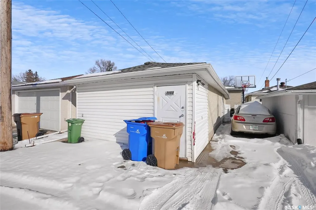 2160 Mcdonald Street Regina SK S4N 2Y7