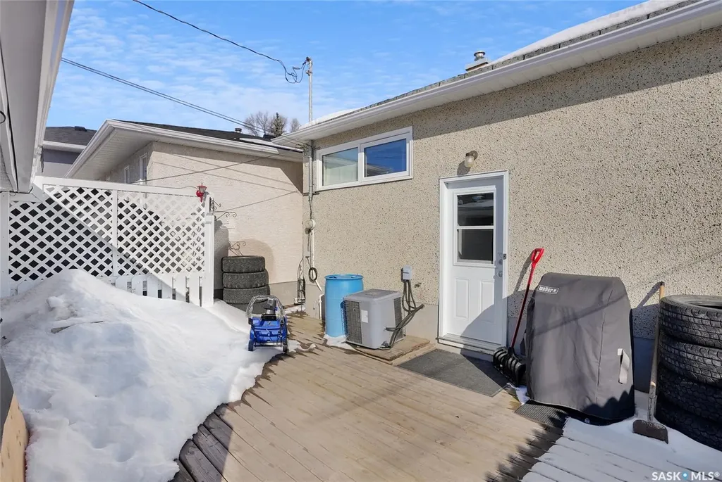 2160 Mcdonald Street Regina SK S4N 2Y7