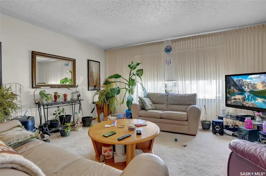 2160 Mcdonald Street Regina SK S4N 2Y7
