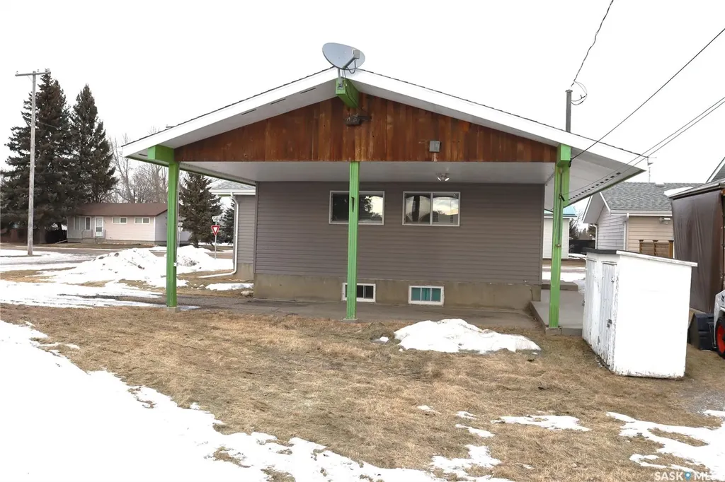 217 2nd Avenue E Debden SK S0J 0S0