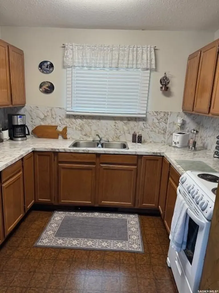 2108 Spruce Crescent Turtle View SK S0M 0Y0