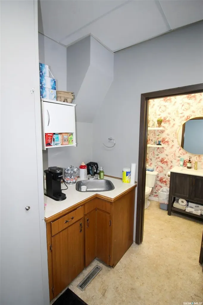 361 Centre Street Shaunavon SK S9H 4W4