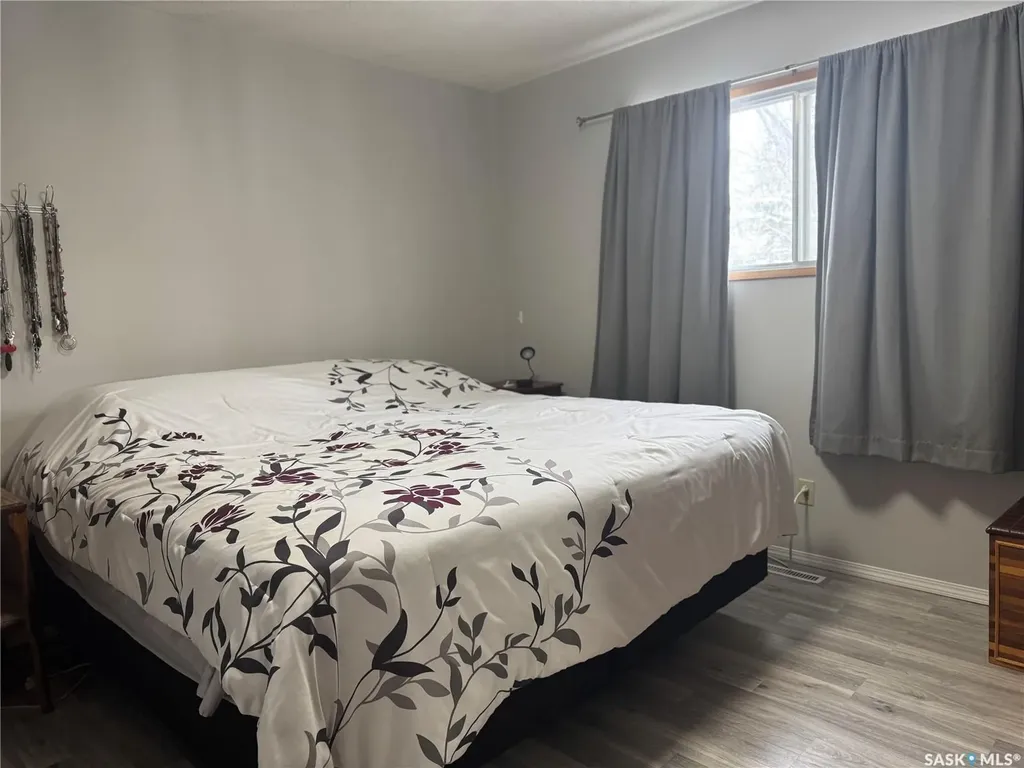 101 Doepker Avenue Annaheim SK S0K 0G0