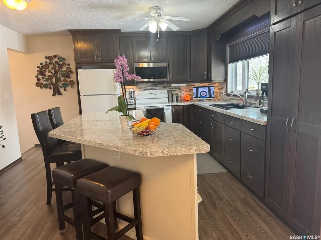 101 Doepker Avenue Annaheim SK S0K 0G0