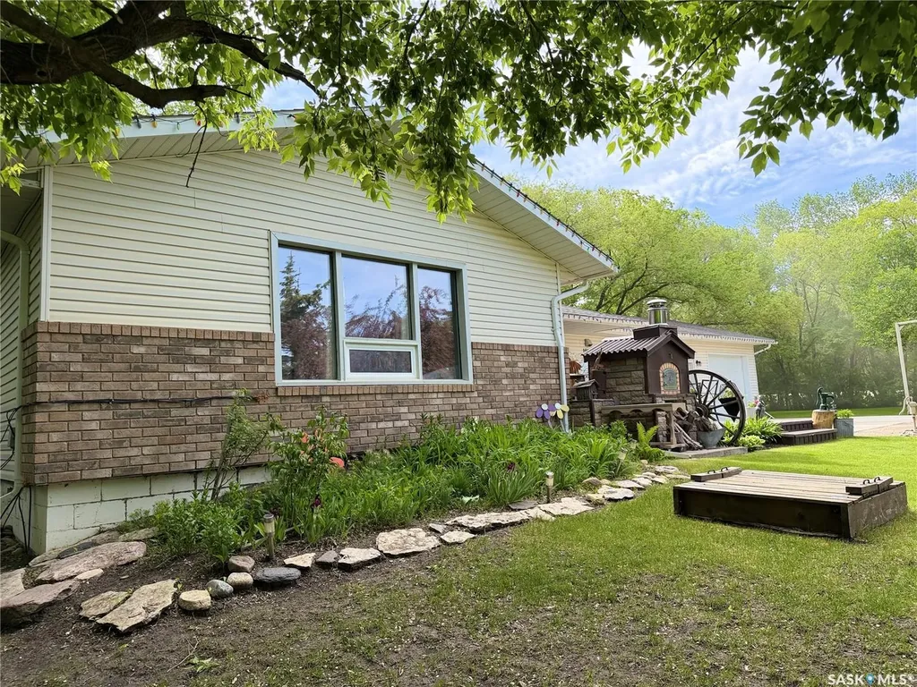 101 Doepker Avenue Annaheim SK S0K 0G0