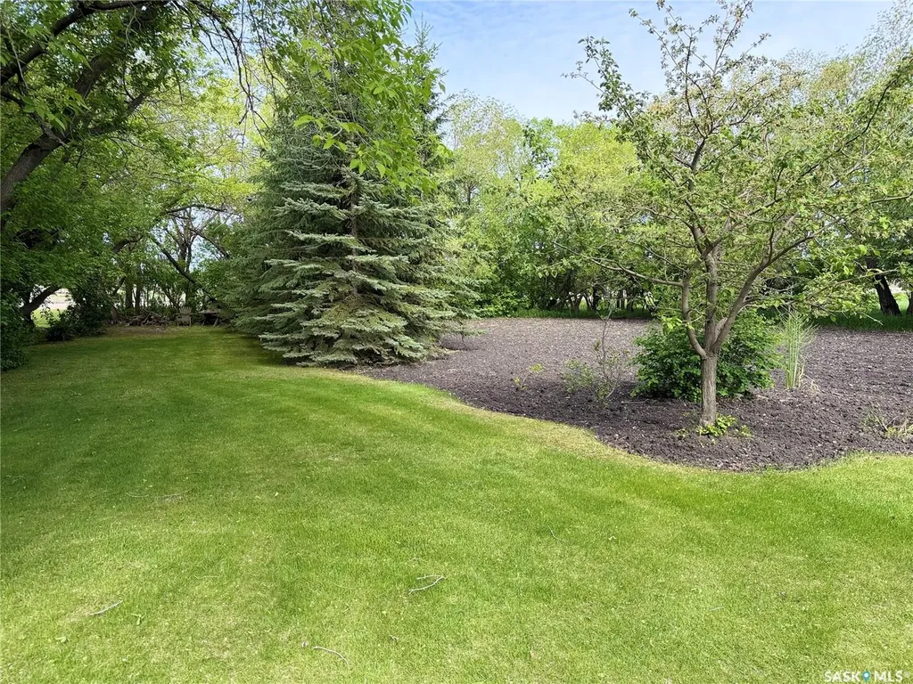 101 Doepker Avenue Annaheim SK S0K 0G0