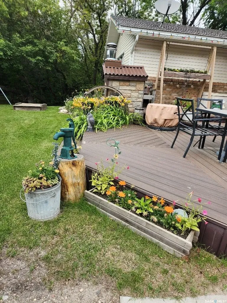 101 Doepker Avenue Annaheim SK S0K 0G0