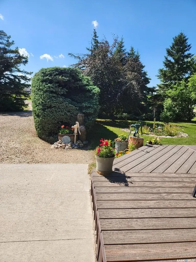 101 Doepker Avenue Annaheim SK S0K 0G0