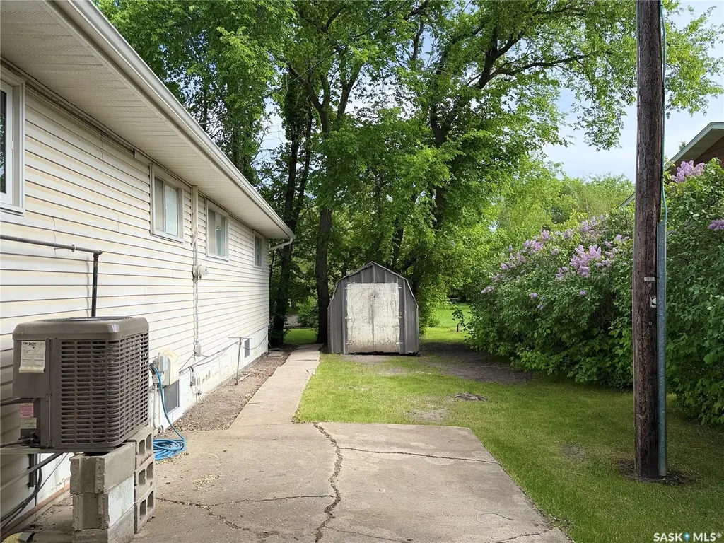 101 Doepker Avenue Annaheim SK S0K 0G0