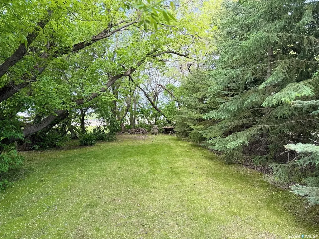 101 Doepker Avenue Annaheim SK S0K 0G0