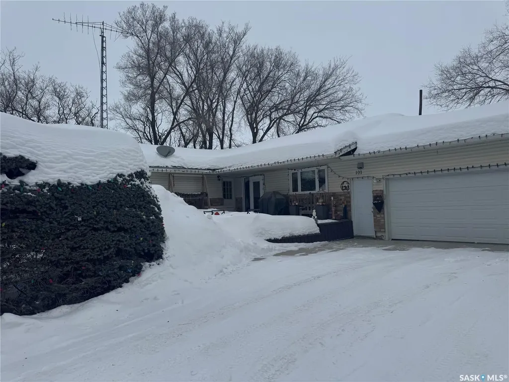 101 Doepker Avenue Annaheim SK S0K 0G0