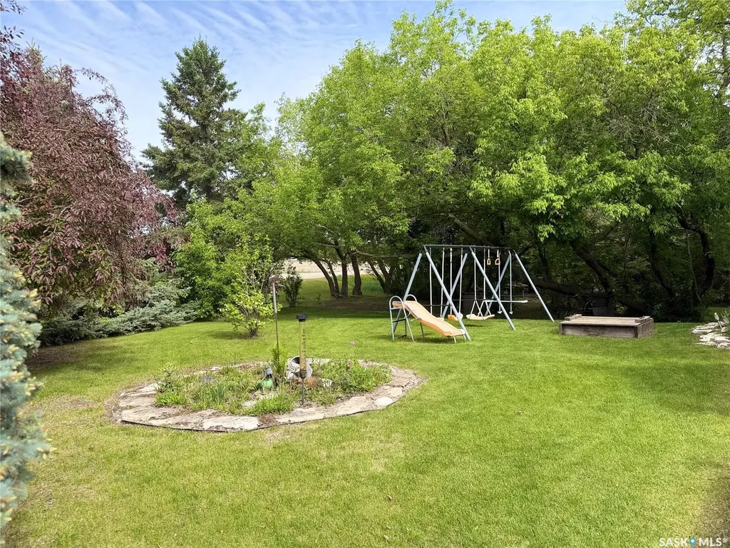 101 Doepker Avenue Annaheim SK S0K 0G0