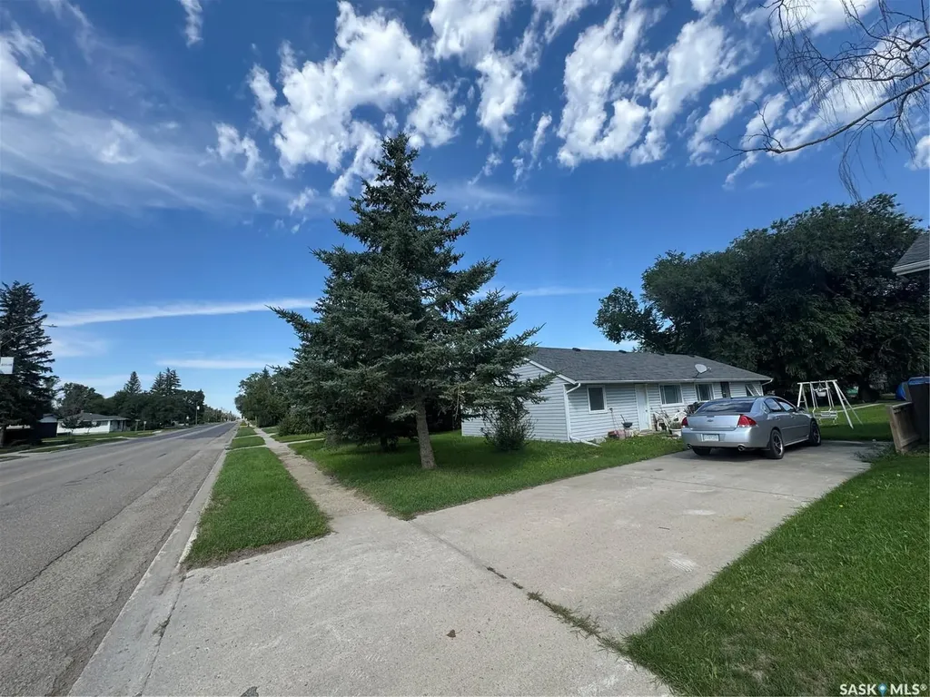 421 Mckenzie Street Outlook SK S0L 2N0
