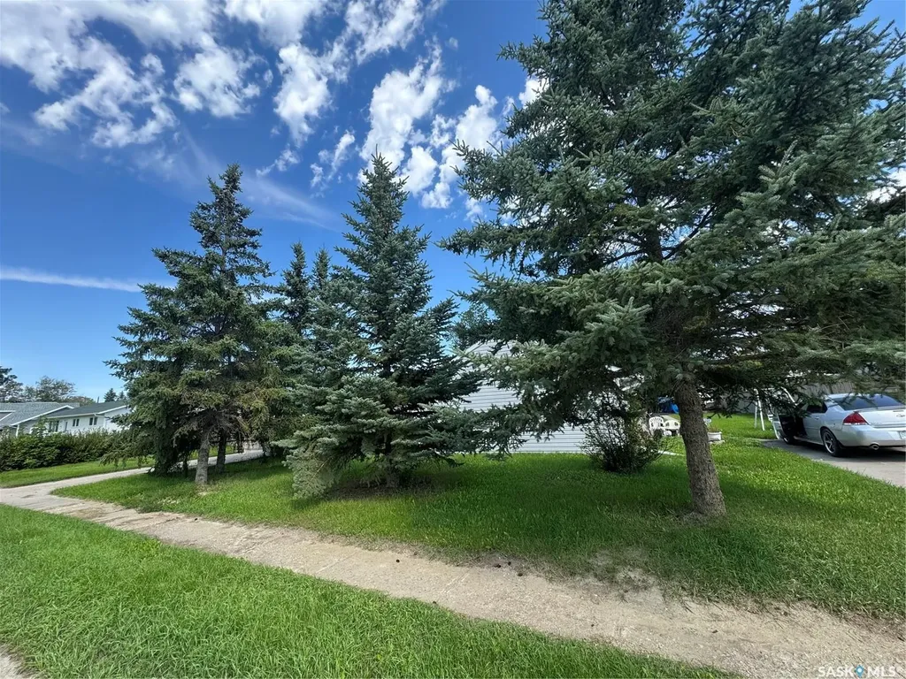 421 Mckenzie Street Outlook SK S0L 2N0