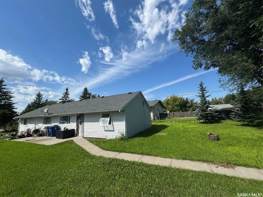 421 Mckenzie Street Outlook SK S0L 2N0