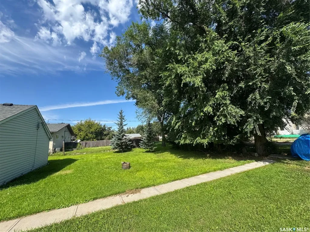 421 Mckenzie Street Outlook SK S0L 2N0