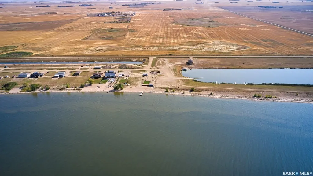 16 Sunset Acres Lane Last Mountain Lake East Side SK S0G 0Z0