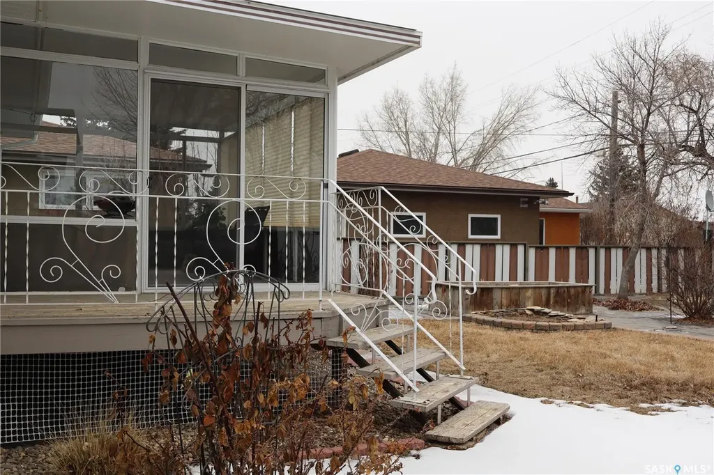 105 Magnan Street Gravelbourg SK S0H 1X0