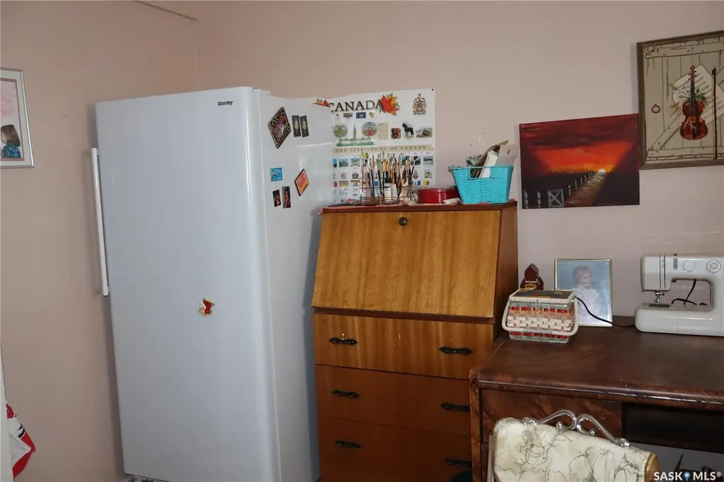 228 7th Avenue E Gravelbourg SK S0H 1X0