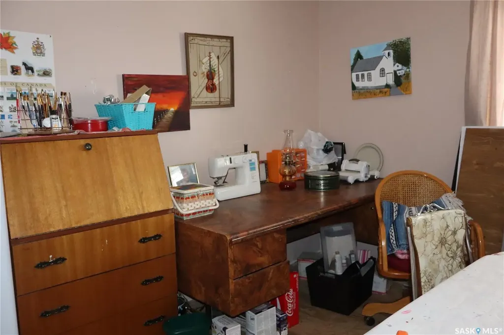 228 7th Avenue E Gravelbourg SK S0H 1X0