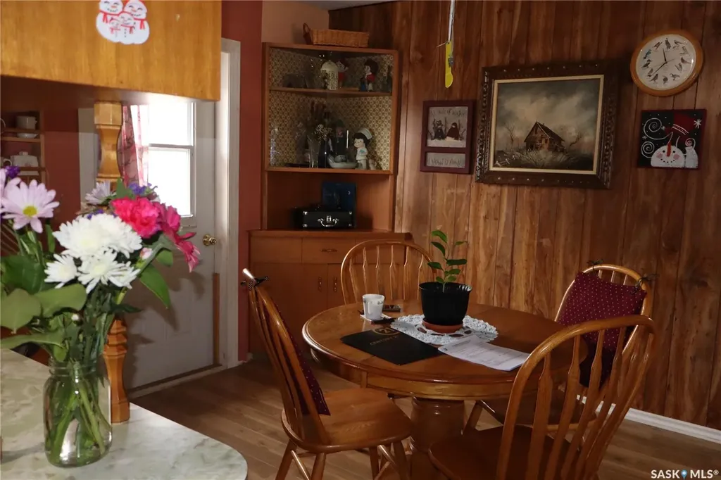 228 7th Avenue E Gravelbourg SK S0H 1X0