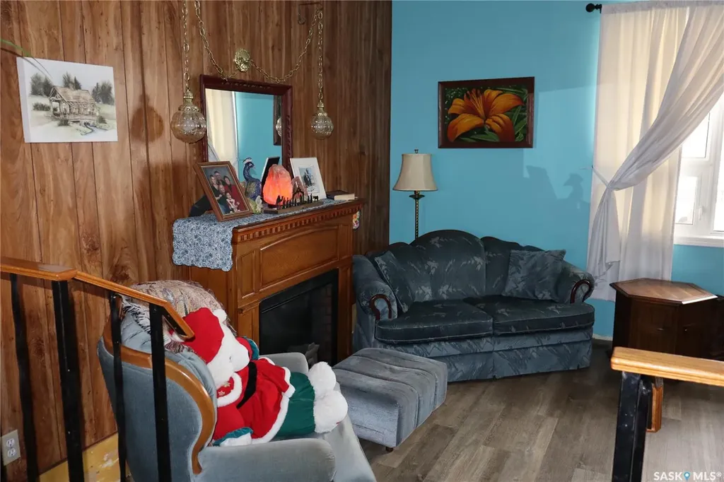 228 7th Avenue E Gravelbourg SK S0H 1X0