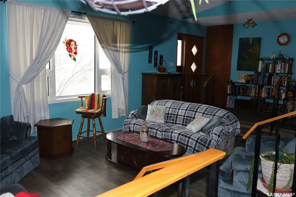 228 7th Avenue E Gravelbourg SK S0H 1X0